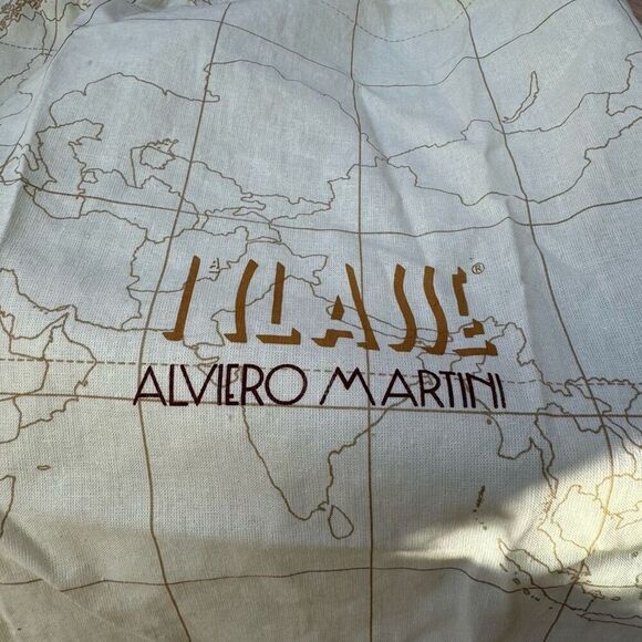 Alviero Martini tan leather shoulder bag made in Italy - Picture 9 of 9